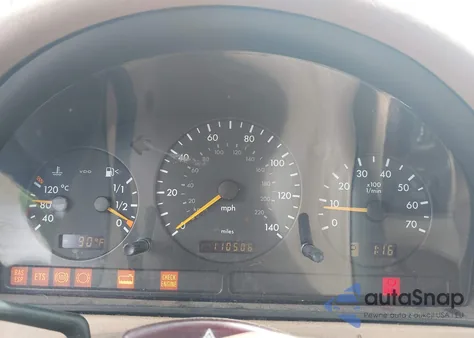 2000 Mercedes-Benz Ml 320 z USA, uszkodzony, nr VIN 4JGAB54EXYA152760